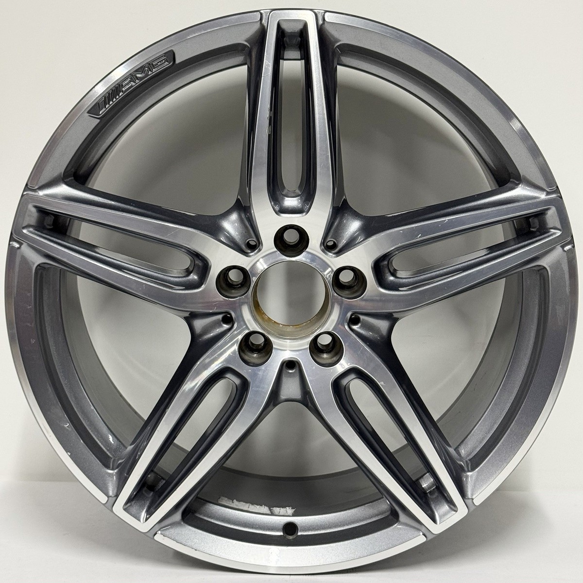 Lazang Mercedes-Benz E Mã phụ tùng A2134012000