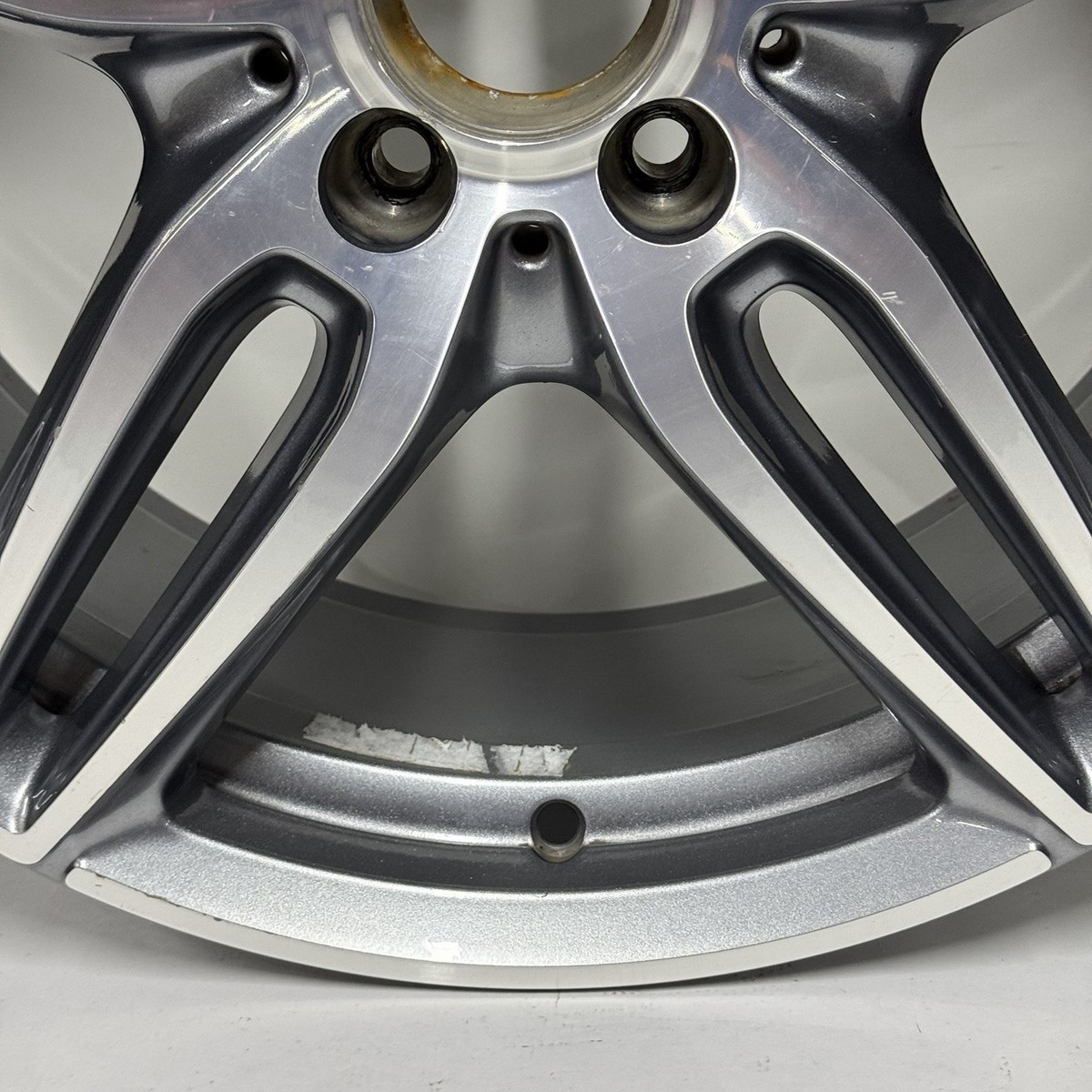 Lazang Mercedes-Benz E Mã phụ tùng A2134012000