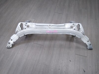 Khung Xương Đỡ Giàn Nóng Két Nước Mercedes-Benz E Mã phụ tùng A2136206300