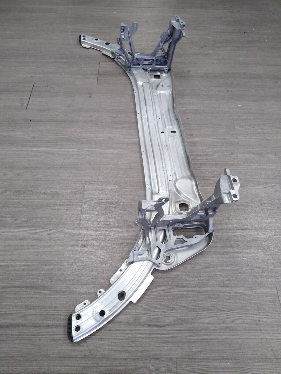 Khung Xương Đỡ Giàn Nóng Két Nước Mercedes-Benz E Mã phụ tùng A2136206300