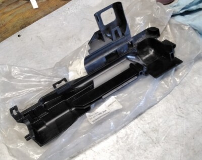 Bình Nước Phụ Bmw Seri 3 OEM 17117530252-OE