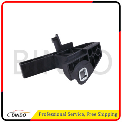 Giá Đỡ Đèn Pha Phải Mercedes-Benz C Mã phụ tùng A2056207400