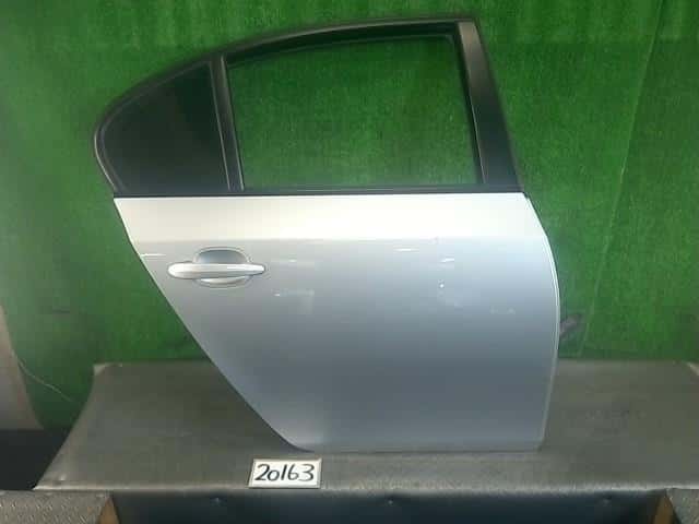 Cánh Cửa Sau Trái Bmw Seri 5 Mã phụ tùng 41527202341