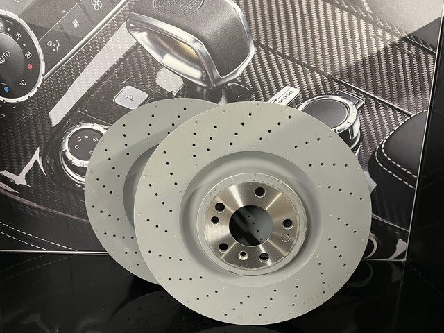 Đĩa Phanh Trước Mercedes-Benz ML Mã phụ tùng a1664211600