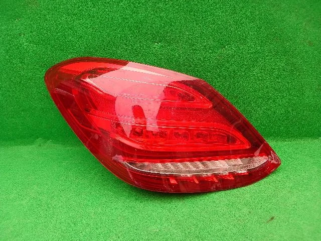 Đèn Hậu Trái Mercedes-Benz C OEM A2059060357-SECONDHA
