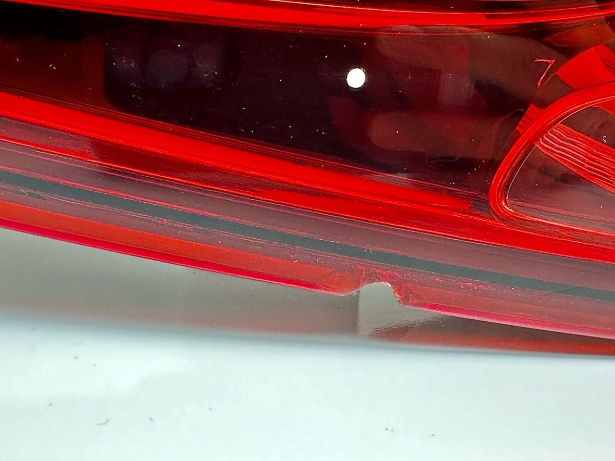 Đèn Pha Trái Mercedes-Benz GLA Mã phụ tùng A1569063700