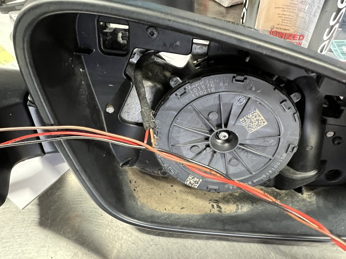 Gương Chiếu Hậu Phải Bmw Seri 7 Mã phụ tùng 51167350700