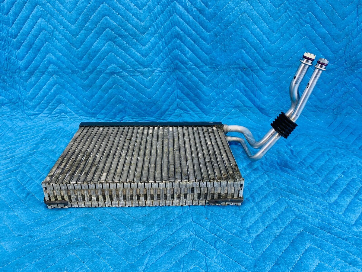 Giàn Lạnh Trong Xe Bmw Seri 3 Mã phụ tùng 64119290888