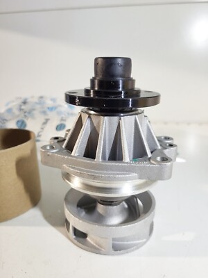Bơm Nước Động Cơ Bmw Seri 3 Mã phụ tùng 11517509985