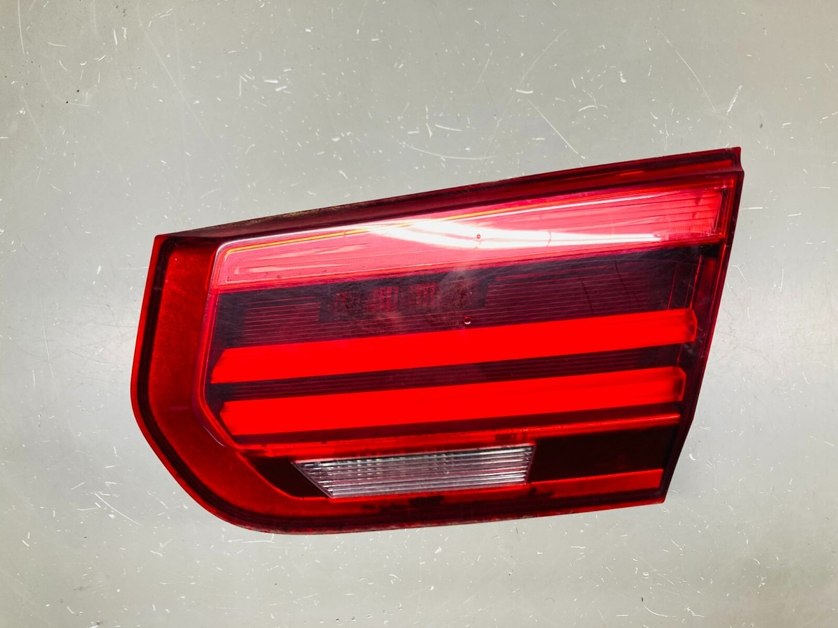 Đèn Hậu Miếng Trong Phải Có Led Bmw Seri 3 Mã phụ tùng 8736912006