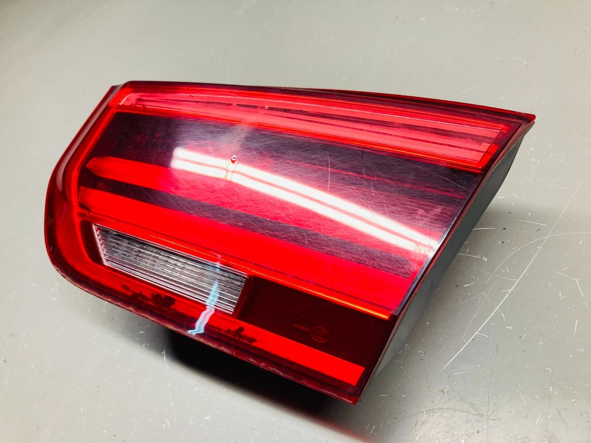 Đèn Hậu Miếng Trong Phải Có Led Bmw Seri 3 Mã phụ tùng 8736912006