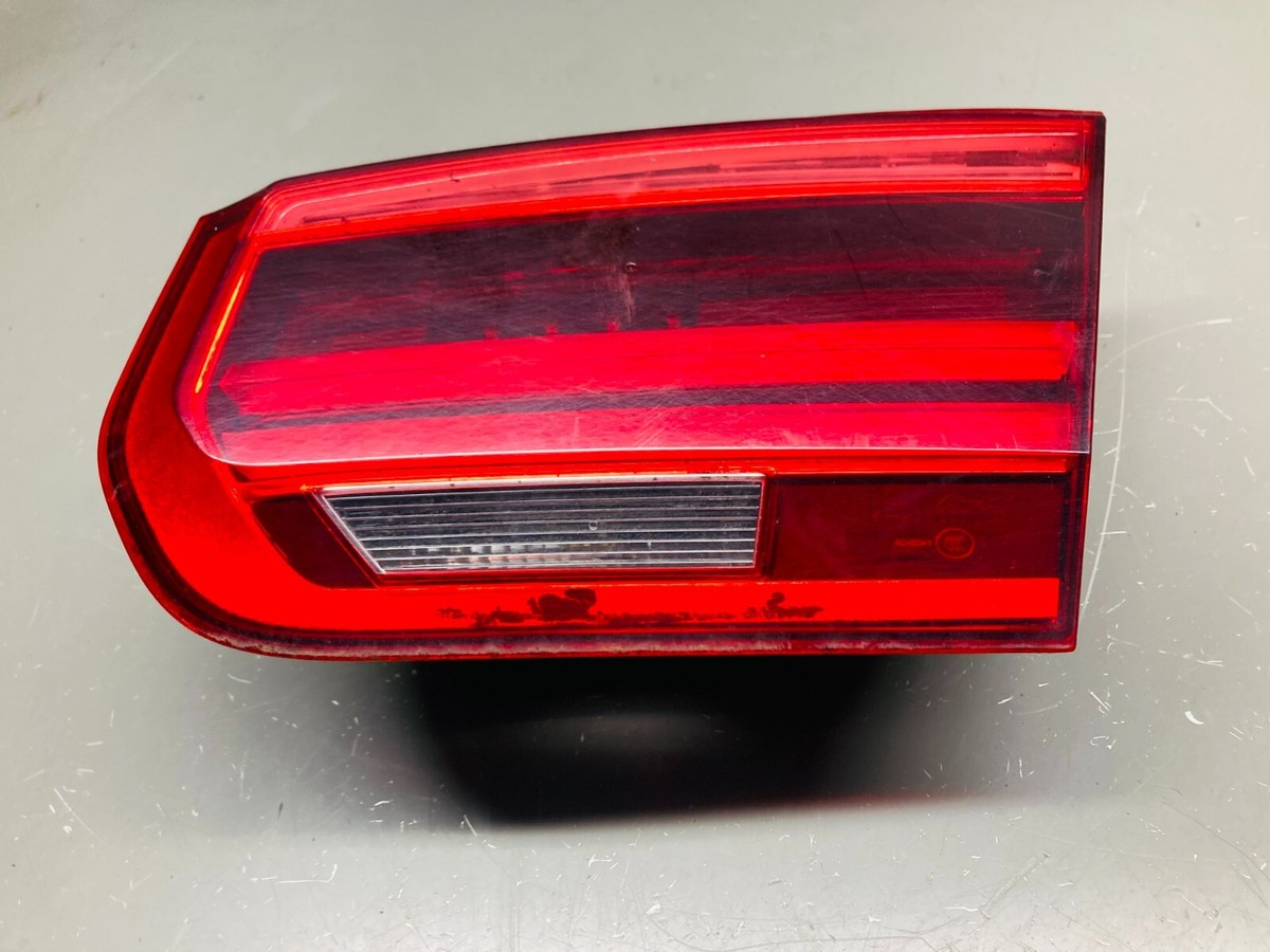 Đèn Hậu Miếng Trong Phải Có Led Bmw Seri 3 Mã phụ tùng 8736912006