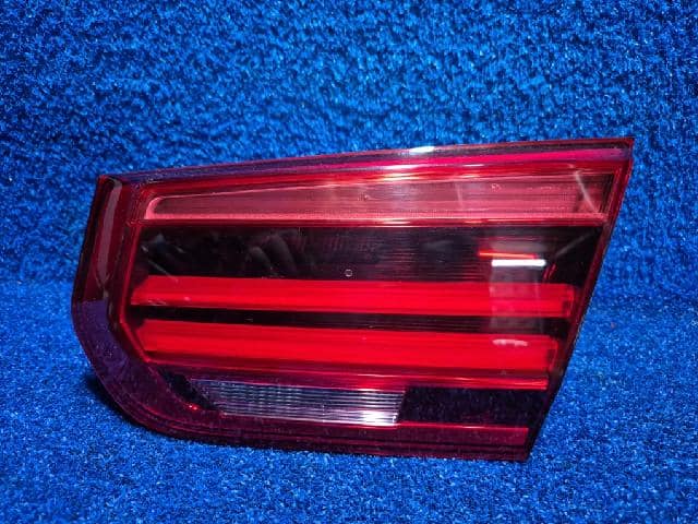 Đèn Hậu Miếng Trong Trái Có Led Bmw Seri 3 Mã phụ tùng 8736912007