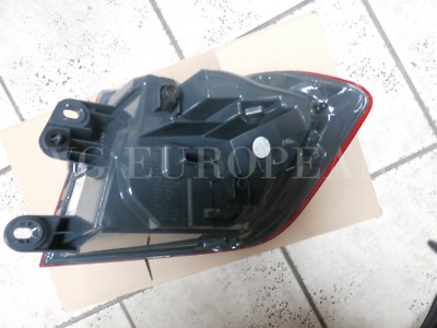 Đèn Hậu Miếng Ngoài Phải Bmw Seri 3 Mã phụ tùng 63217369115