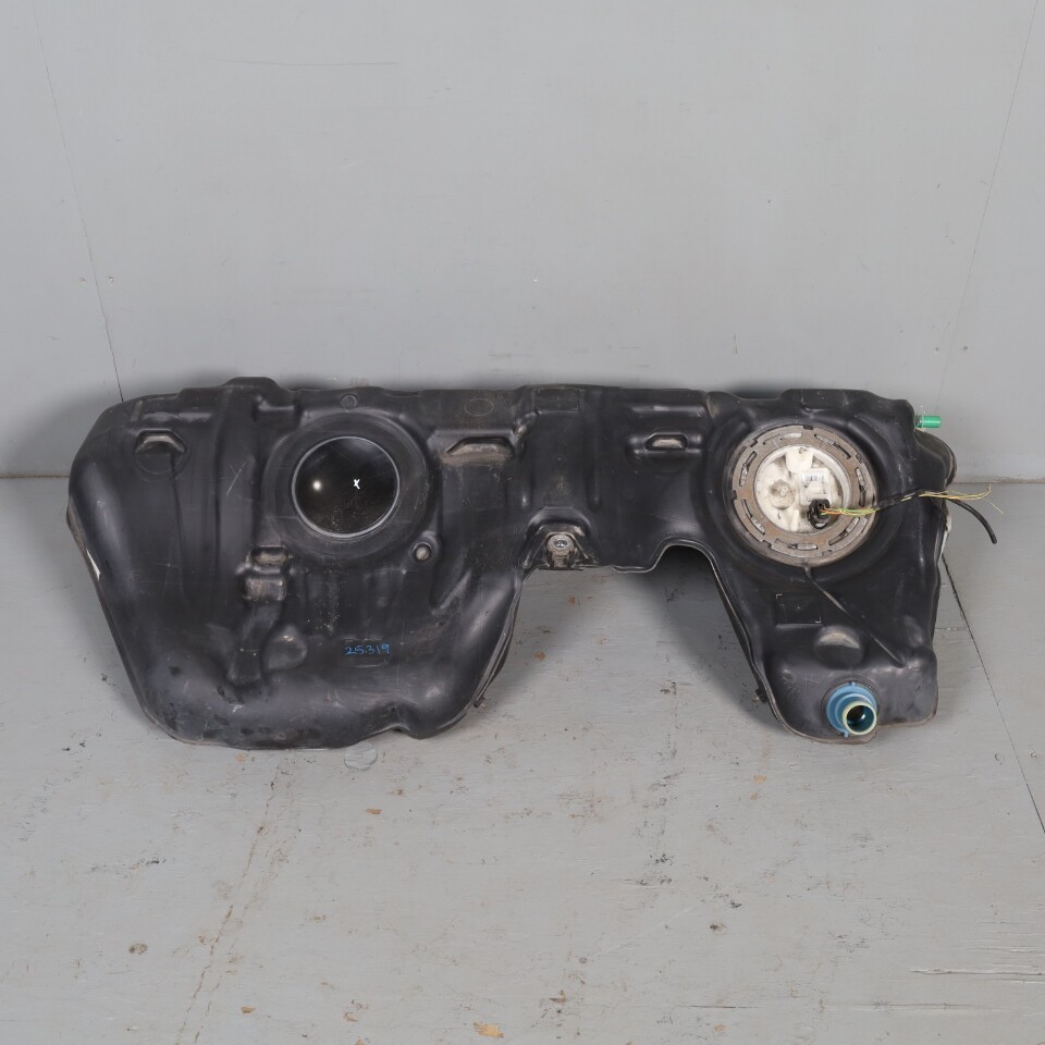 Thùng Đựng Xăng Bmw Seri 3 Mã phụ tùng 16117294608