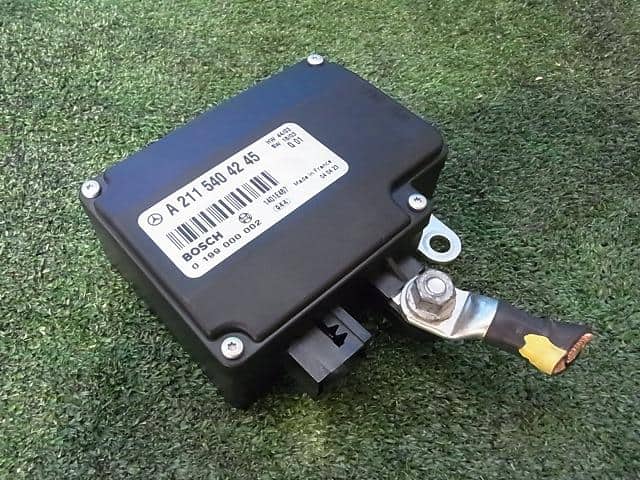Hôp Điều Khiển Điện Nạp Ắc Quy Mercedes-Benz E Mã phụ tùng A2115404245