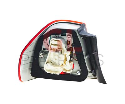 Đèn Hậu Ngoài Phải Bmw Seri 3 Mã phụ tùng 63214871732
