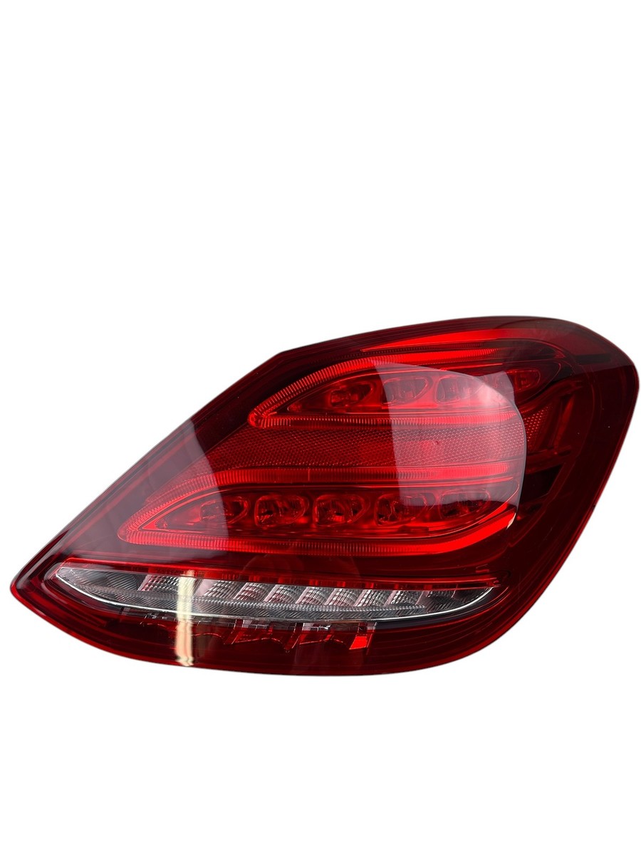 Đèn Hậu Phải Mercedes-Benz C Mã phụ tùng A2059060457