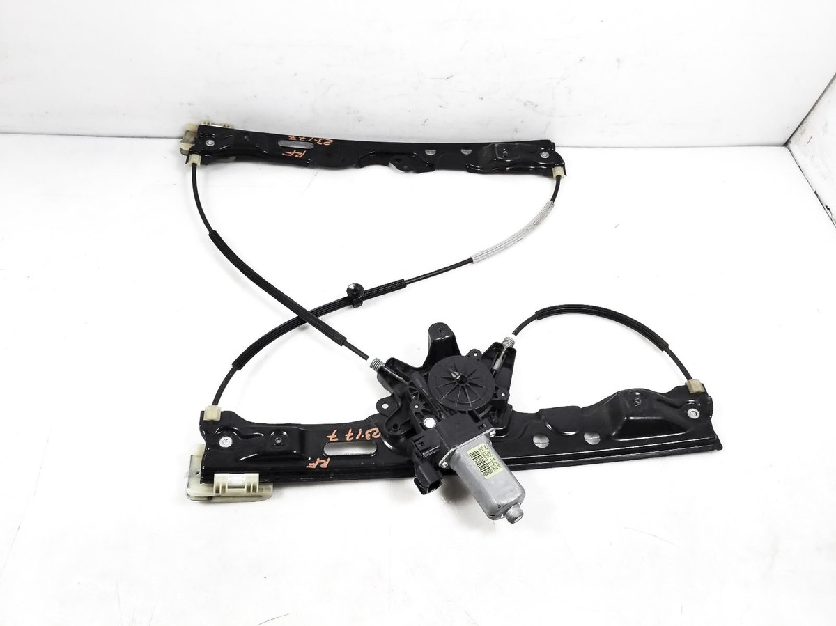 Compa Lên Kính Cánh Cửa Sau Trái Ford Ranger Mã phụ tùng UR5759590
