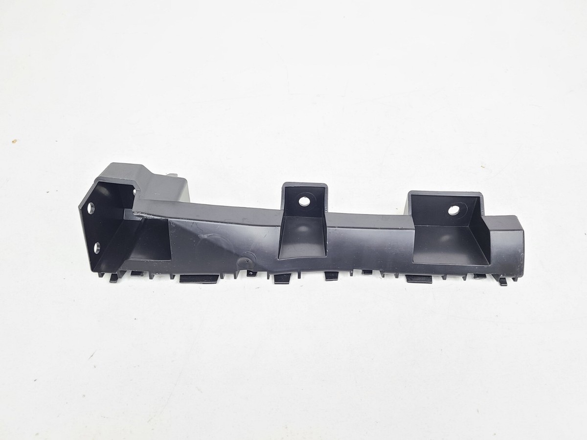 Ốp Mang Cá Phải Ford Ranger Mã phụ tùng EB3B16G00