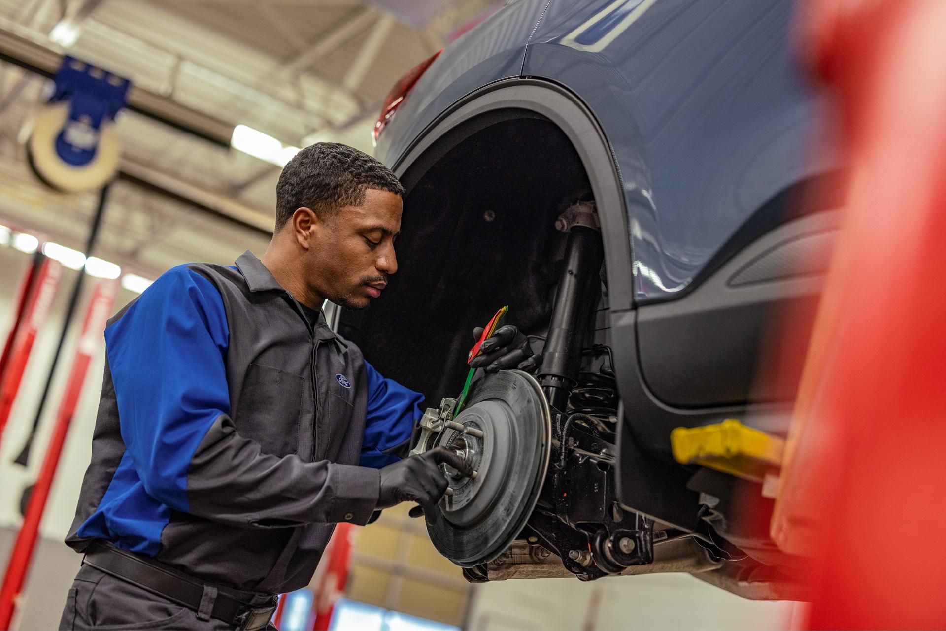 Lá Côn Ford Ranger OEM 325020060