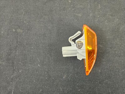 Đèn Xin An Tai Xe Phải Ford Ranger Mã phụ tùng AB3913K354AC