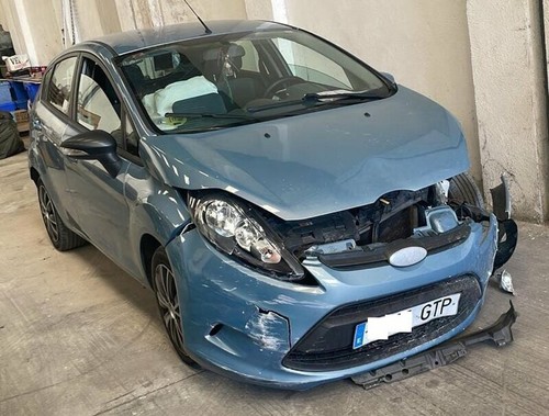 Bình Nước Phụ 1.5 Ford Fiesta Mã phụ tùng 8V218K218