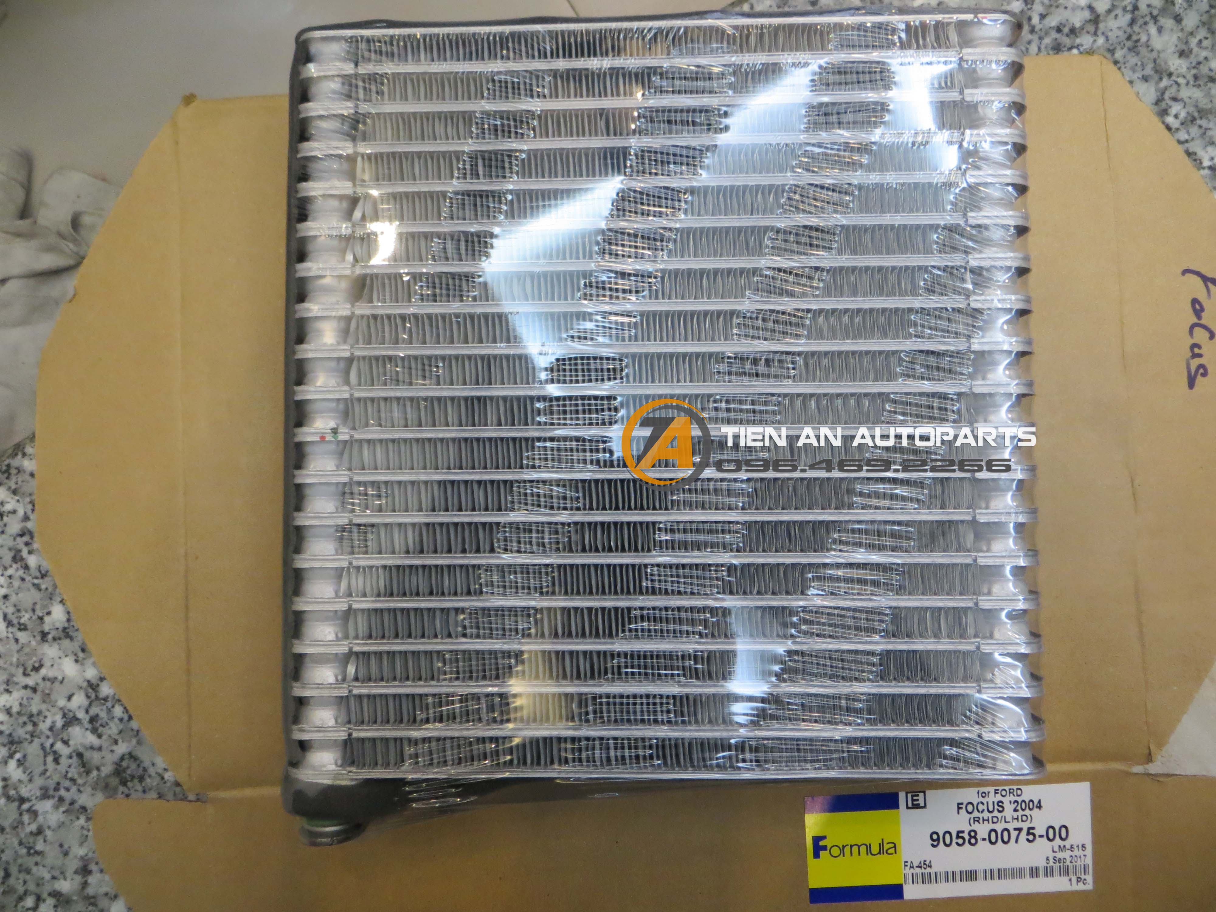 Giàn Lạnh Trong Xe Ford Focus OEM 9058007500
