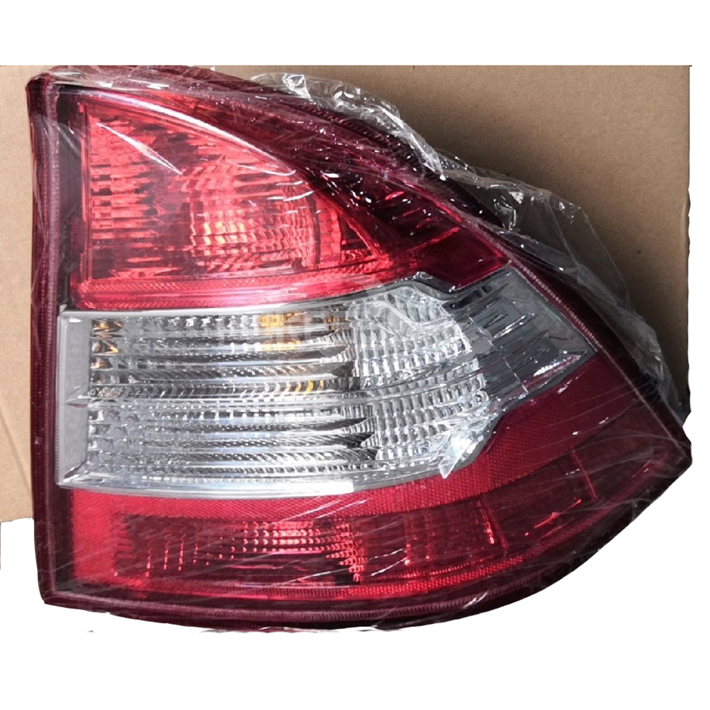 Đèn Hậu Trái Ford Focus Mã phụ tùng 8m5913405bb