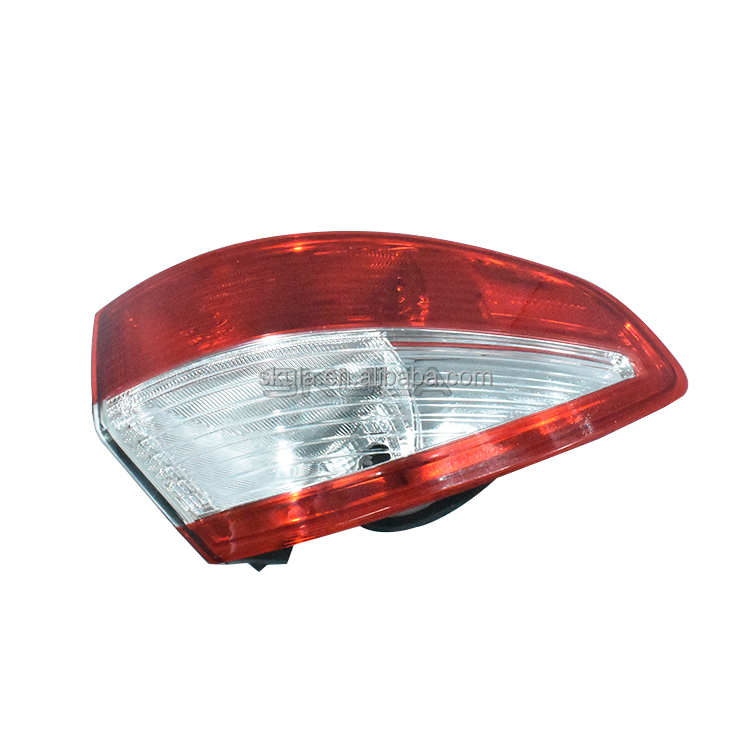 Đèn Hậu Ngoài Phải - 4 Cửa Ford Fiesta Mã phụ tùng d6bb13404cb