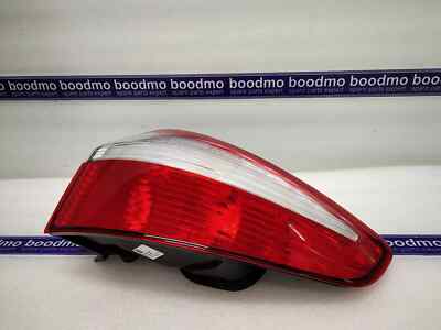 Đèn Hậu Miếng Ngoài Phải - Có Vân Ford Fiesta Mã phụ tùng D6BB13404DB