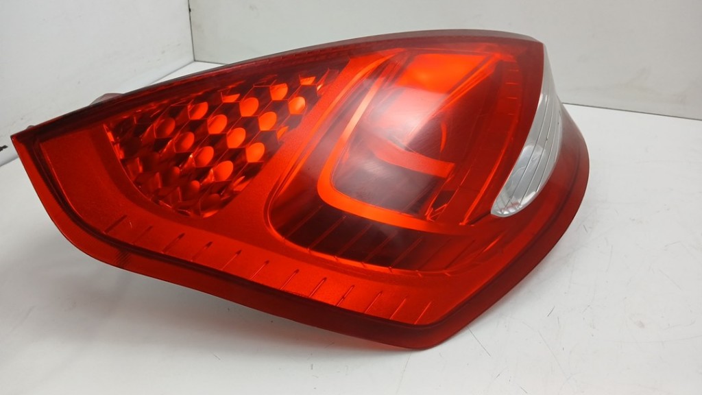 Đèn Hậu Phải Ford Fiesta Mã phụ tùng 8a6113405a