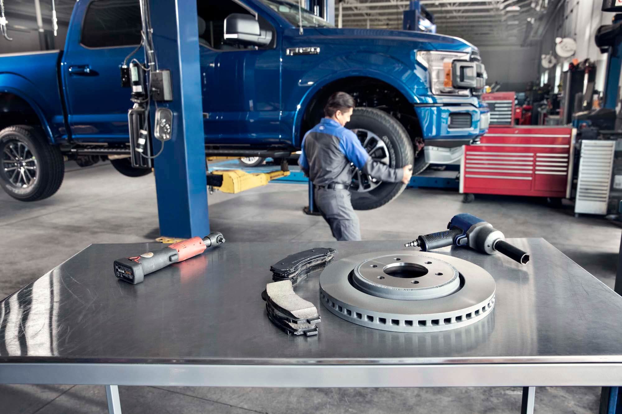 Ốp Phồng Cản Trước Trái Ford Ranger OEM um4651w80