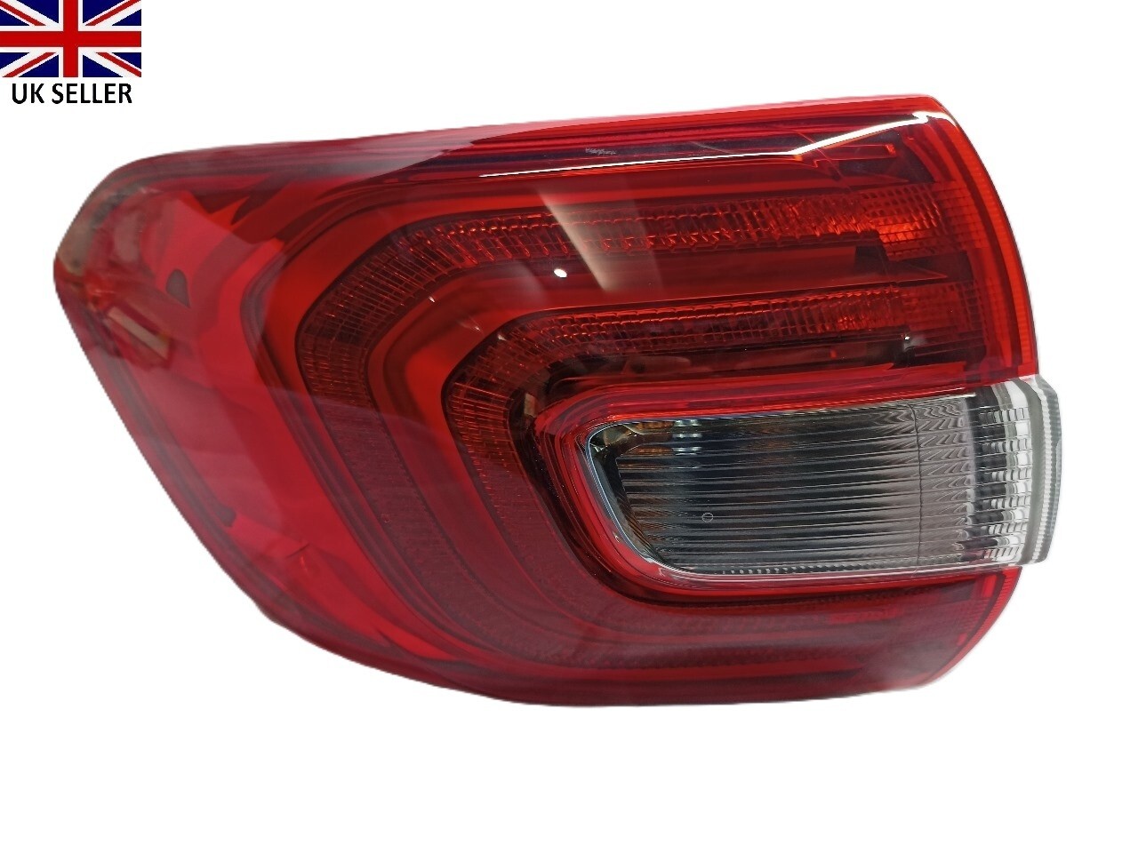Đèn Hậu Ngoài Trái Ford Everest Mã phụ tùng EB3B13405bf