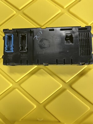 Túi Lọc Ga Ford Everest Mã phụ tùng 4459101150