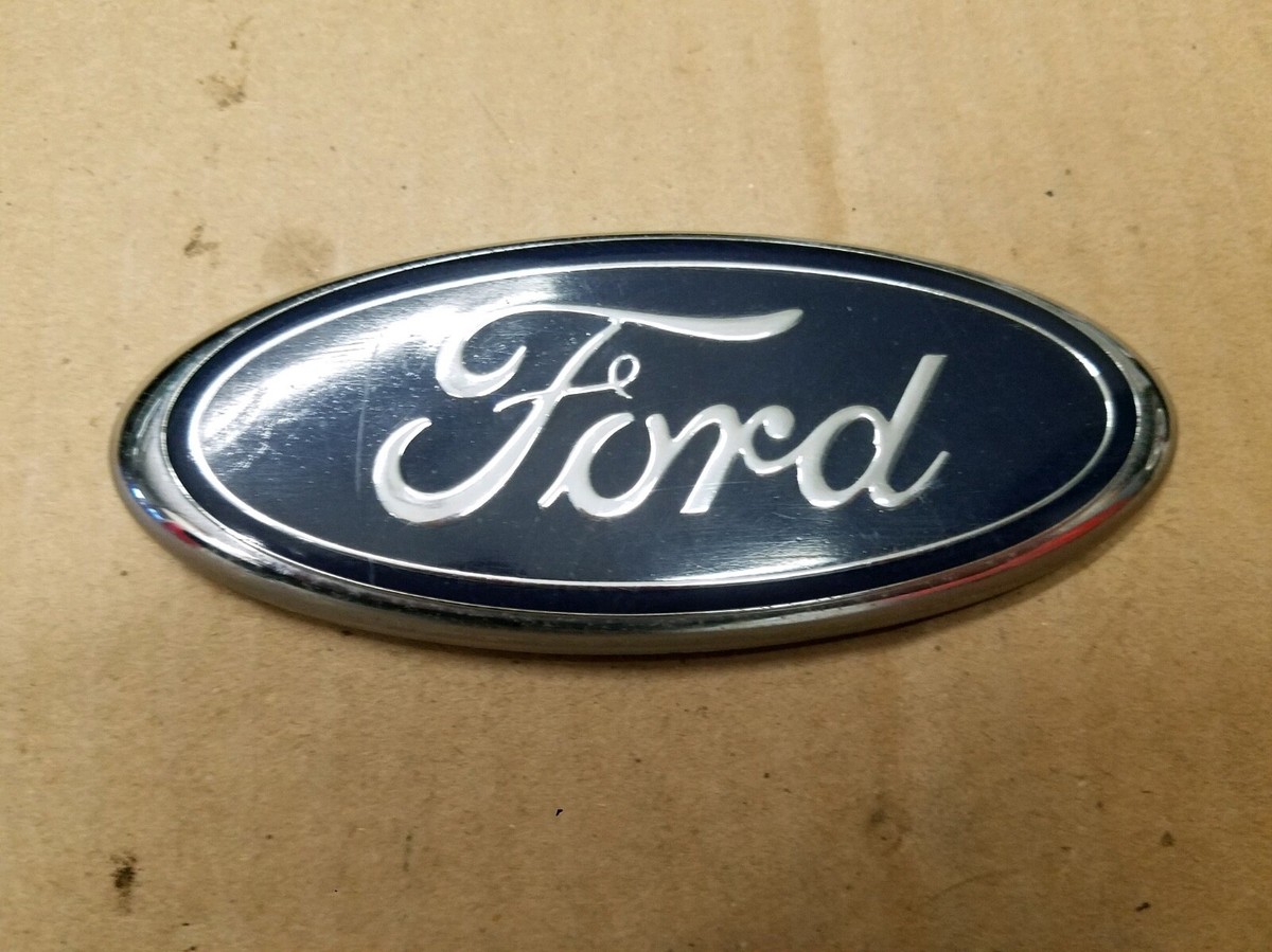 Cản Trước Miếng Dưới Ford Ranger Mã phụ tùng UM4850032C