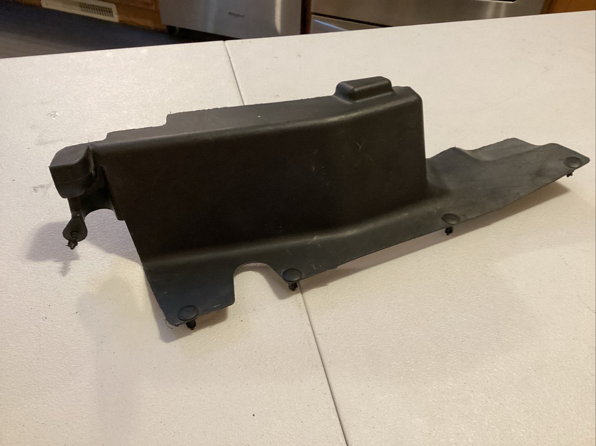 Chắn Bùn Bánh Xe Trước Trái Ford Ranger Mã phụ tùng EB3B16A263BC