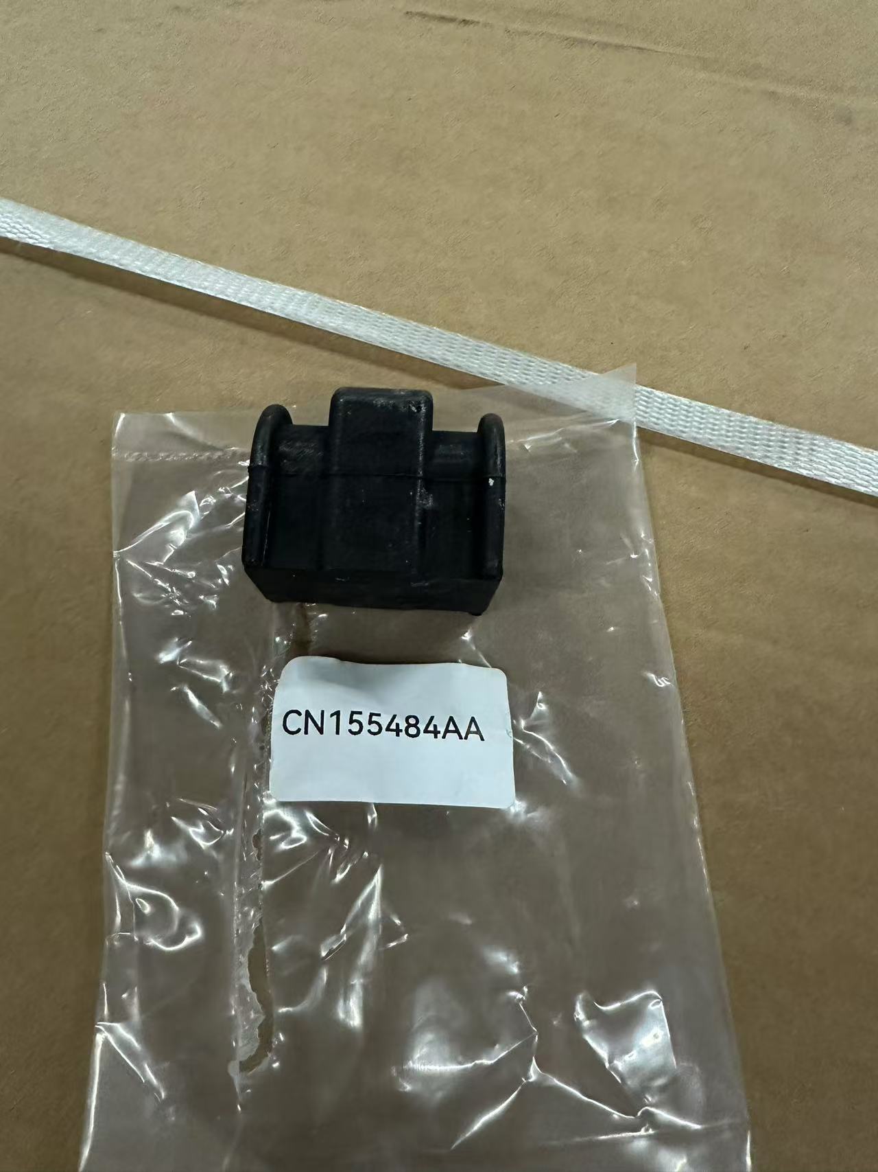 Cao Su Ốp Cân Bằng Trước Ford Ecosport Mã phụ tùng CN155484AA