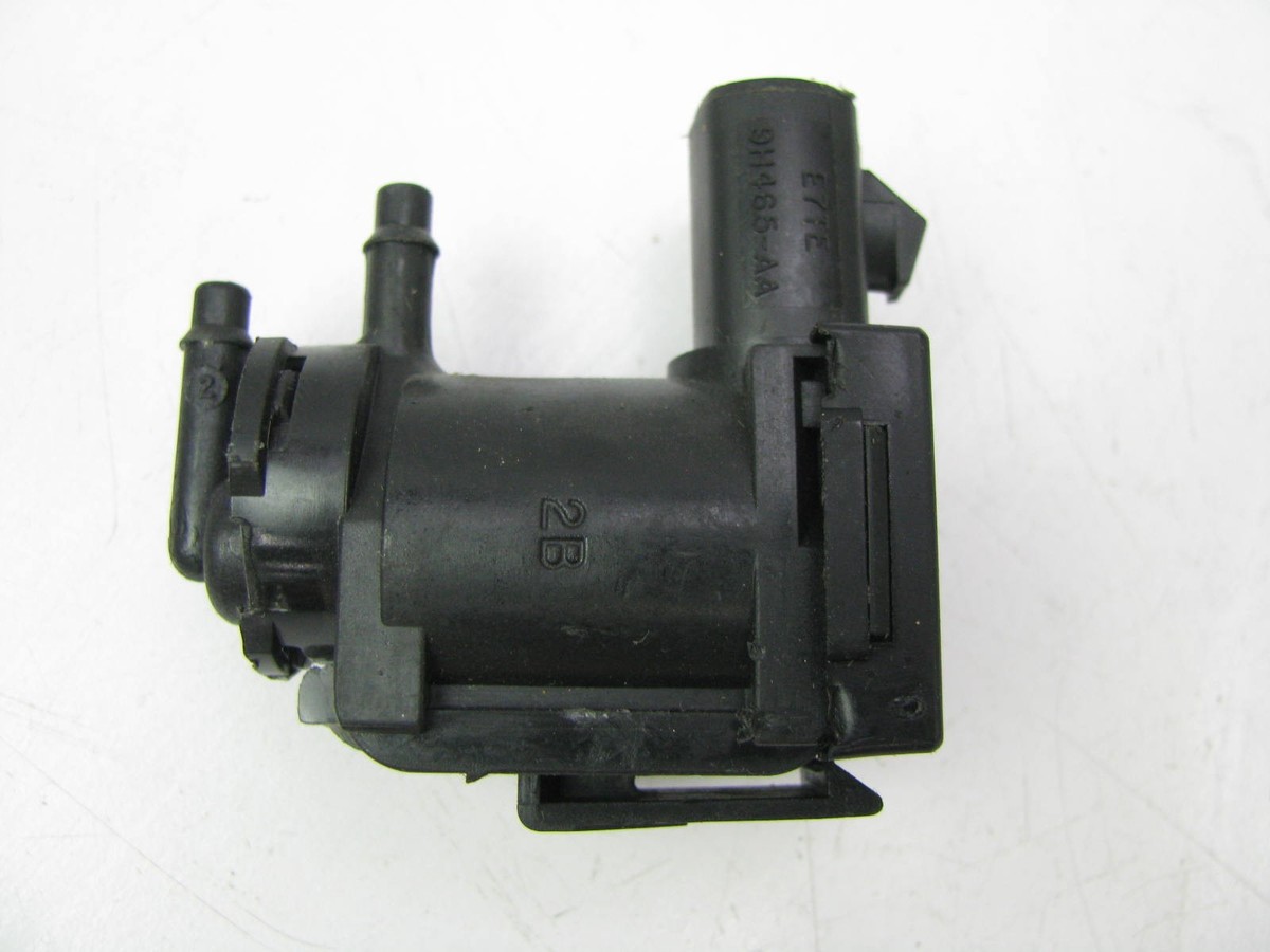 Gioăng Kính Chắn Gió Trước Ford Ranger Mã phụ tùng UM4650894