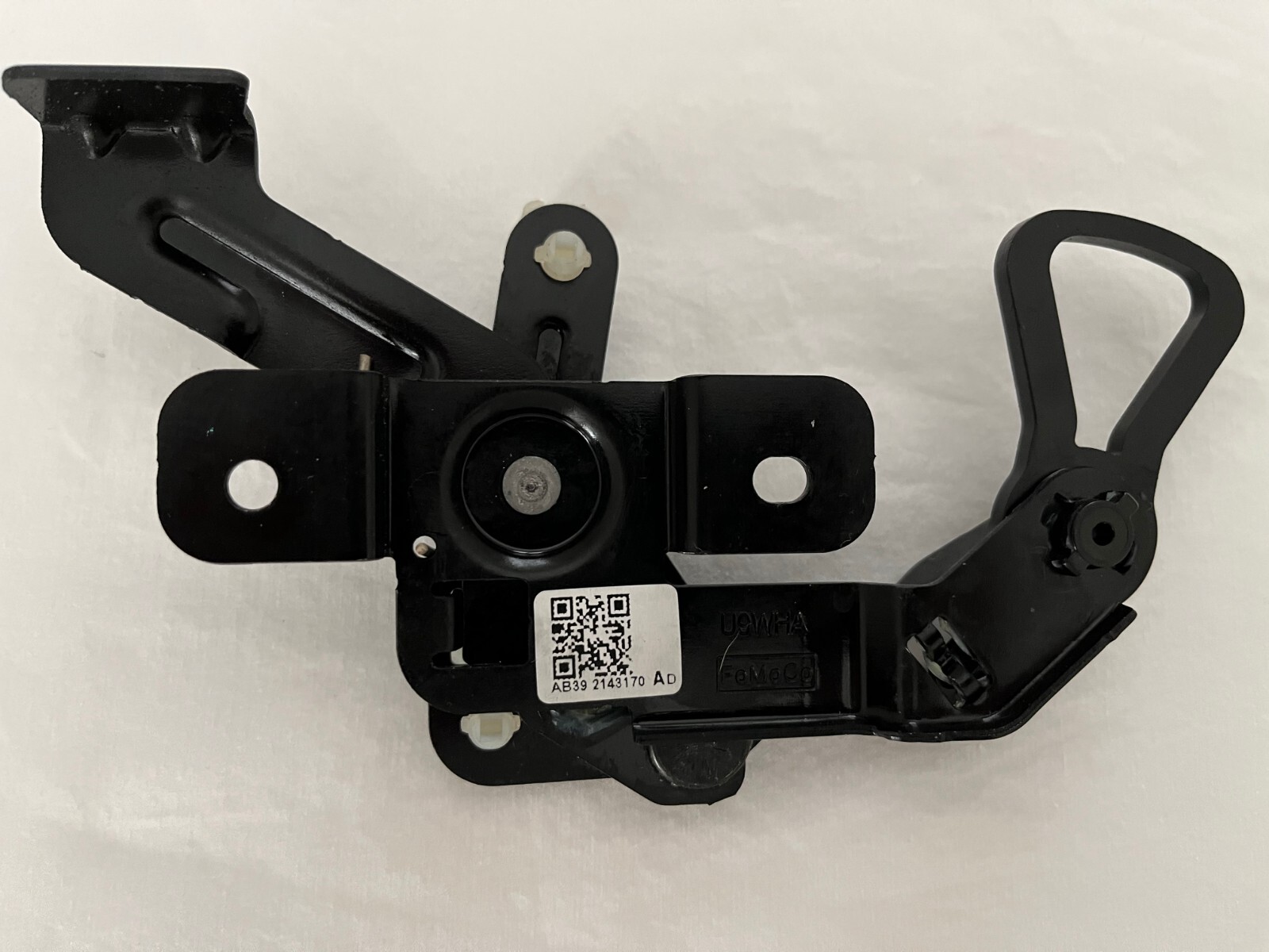 Kính Chắn Gió Trước 2.2 Không Cảm Biến Ford Ranger Mã phụ tùng AB392103100AK