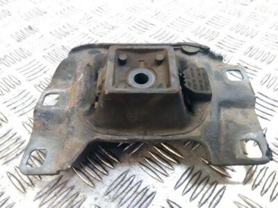 Chân Hộp Đuôi Hộp Số 1.8 Ford Focus Mã phụ tùng 3m517m121