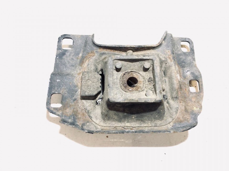 Chân Hộp Đuôi Hộp Số 1.8 Ford Focus Mã phụ tùng 3m517m121