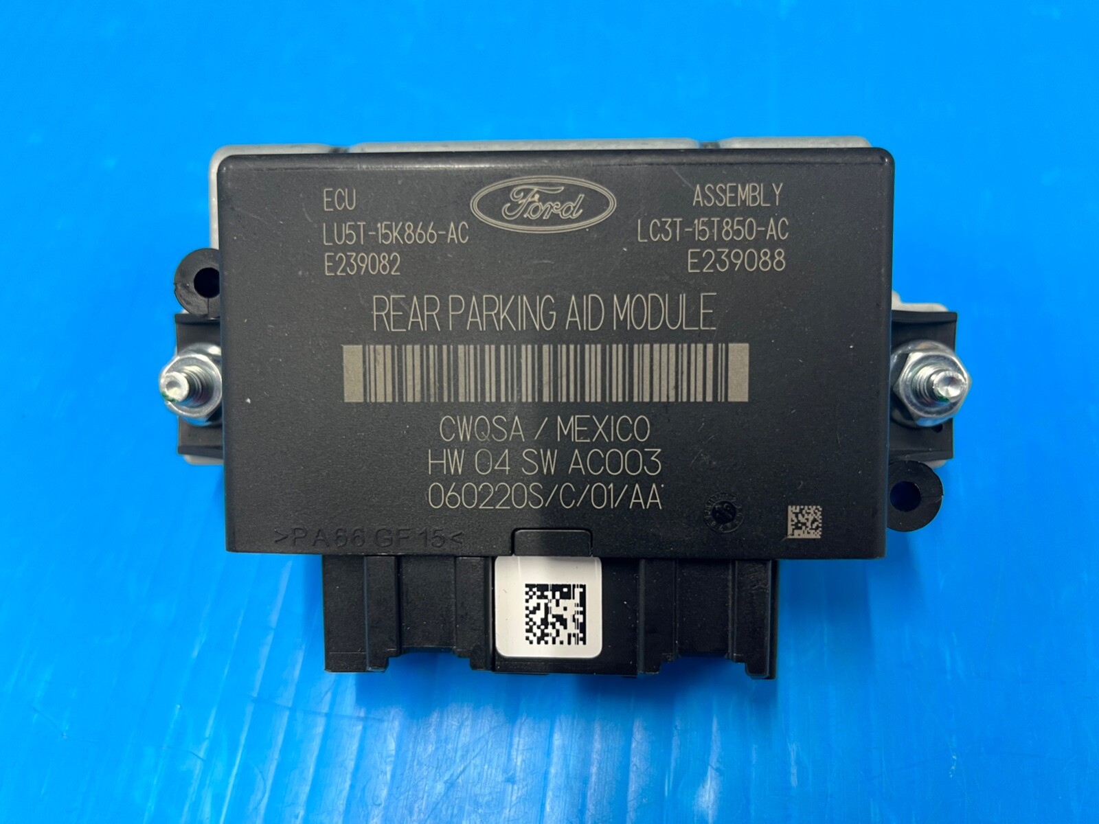 Cản Trước Ford Laser Mã phụ tùng p2b25d50031ae