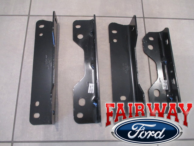 Cản Sau Ford Everest Mã phụ tùng UW5H50221A