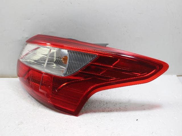 Đèn Hậu Miếng Ngoài Phải Phải (Sedan) Ford Focus Mã phụ tùng BM5113404CH