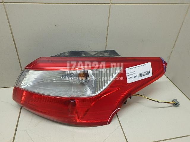 Đèn Hậu Miếng Ngoài Phải Phải (Sedan) Ford Focus Mã phụ tùng BM5113404CH