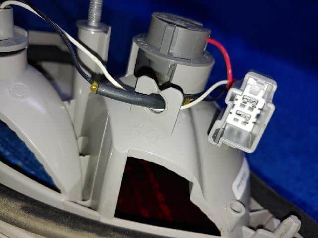 Đèn Hậu Miếng Trong Bên Phải Phải Ford Focus Mã phụ tùng BM5113A602AD