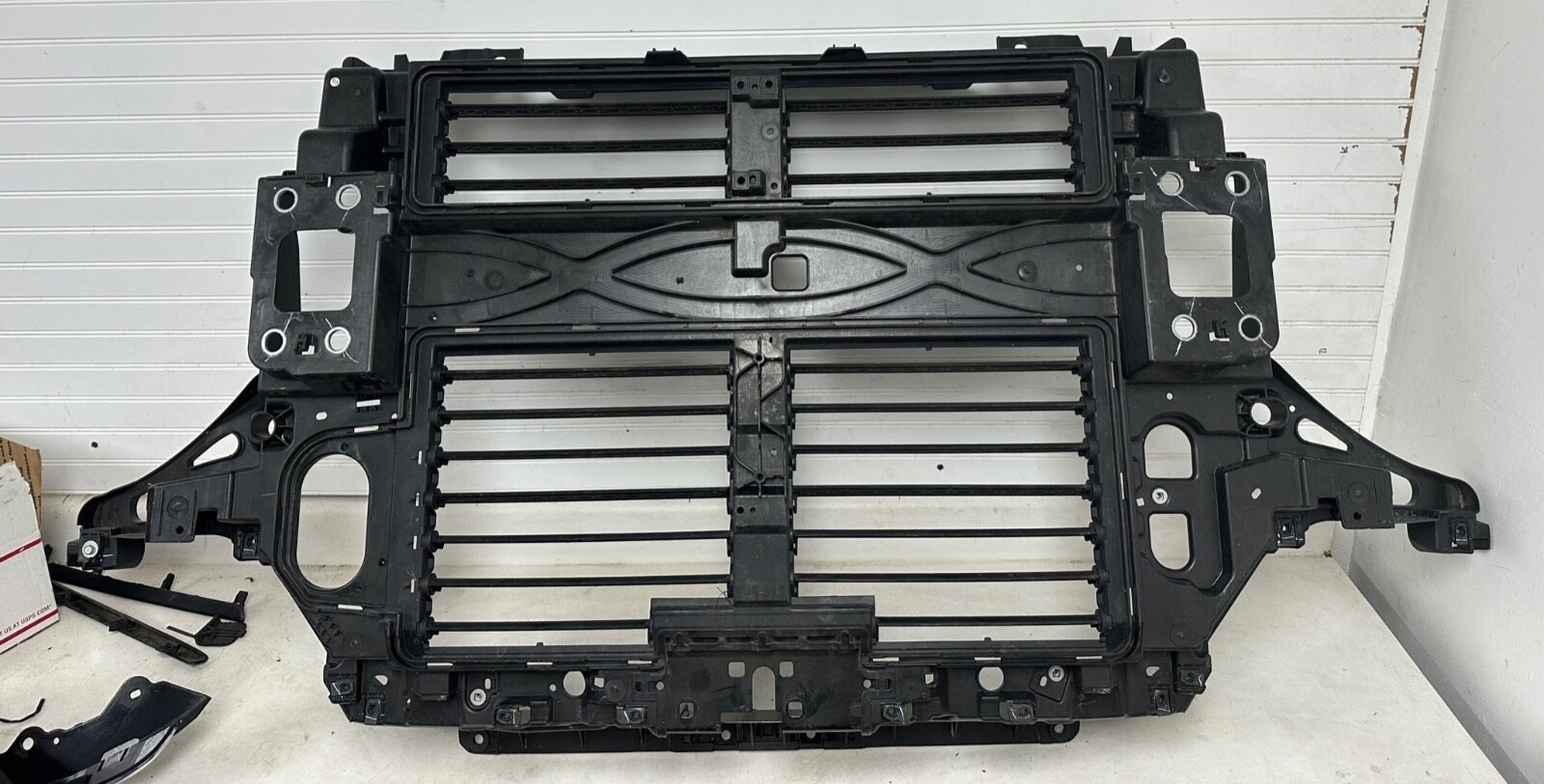 Cao Su Đệm Nắp Ca Pô Ford Ranger Mã phụ tùng AB3916C618AE
