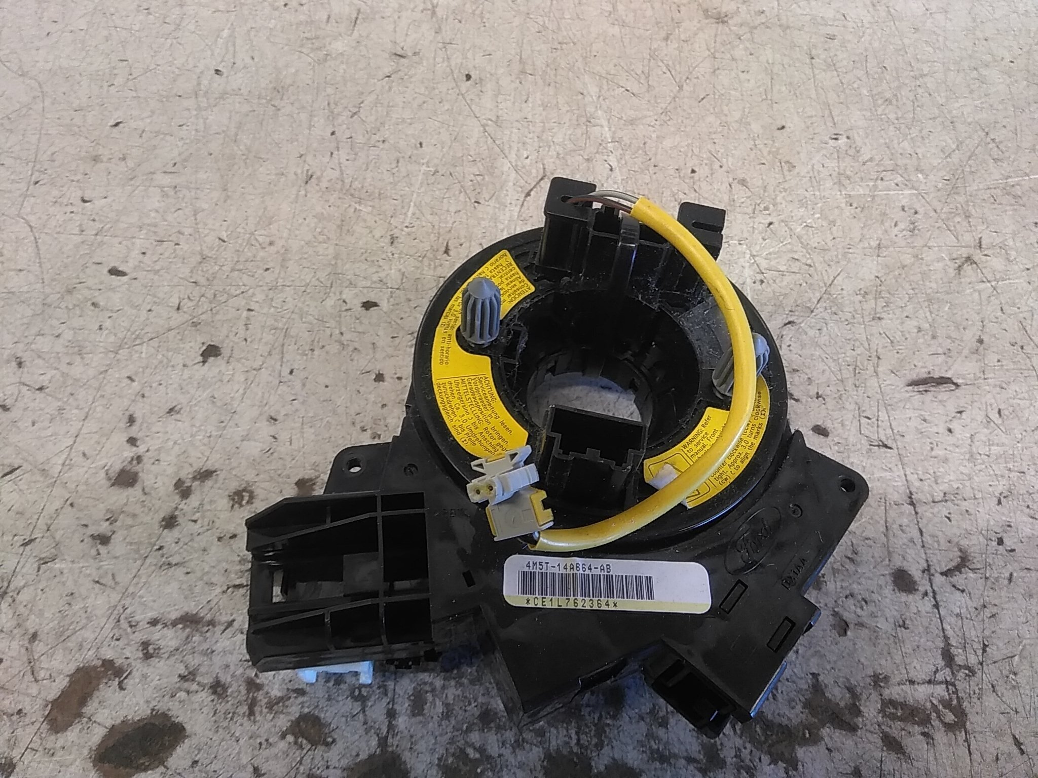 Cáp Còi Ford Transit Mã phụ tùng 1763646