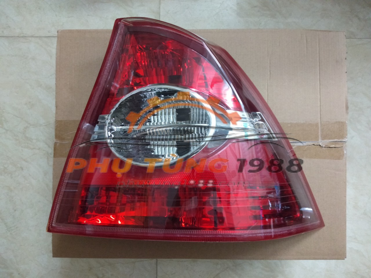 Đèn Hậu Phải Ford Focus OEM 1311903ru